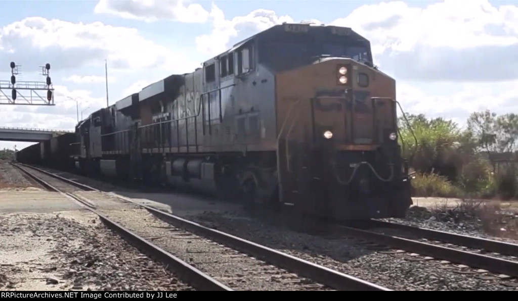 CSX Crayola Unit & 912 & 2792 on CSX Q604